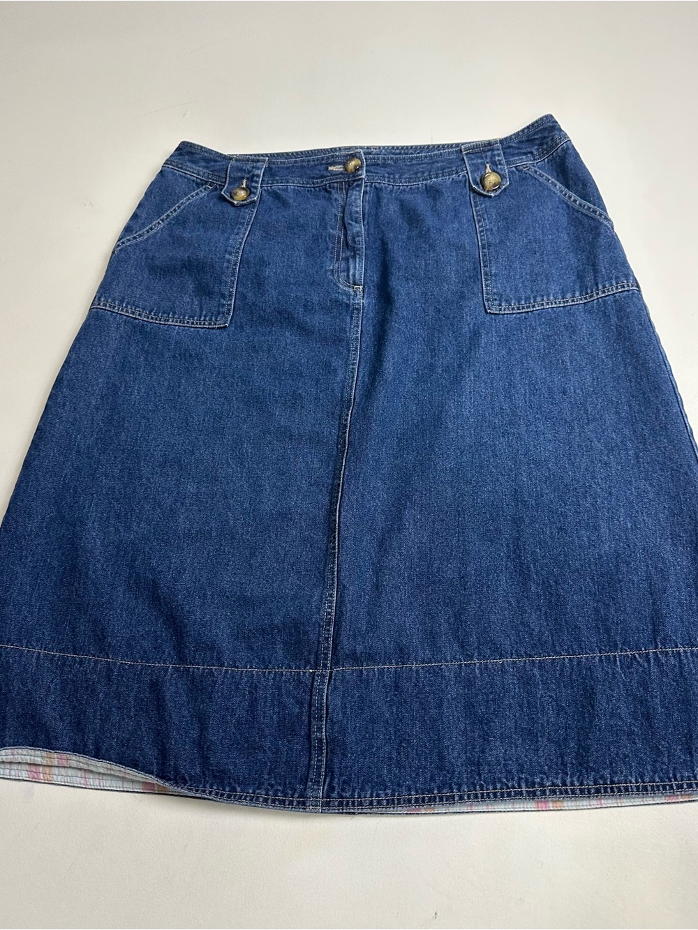 Kim, Rogers women’s size 18 front zip denim jean skirt ,front and back pockets